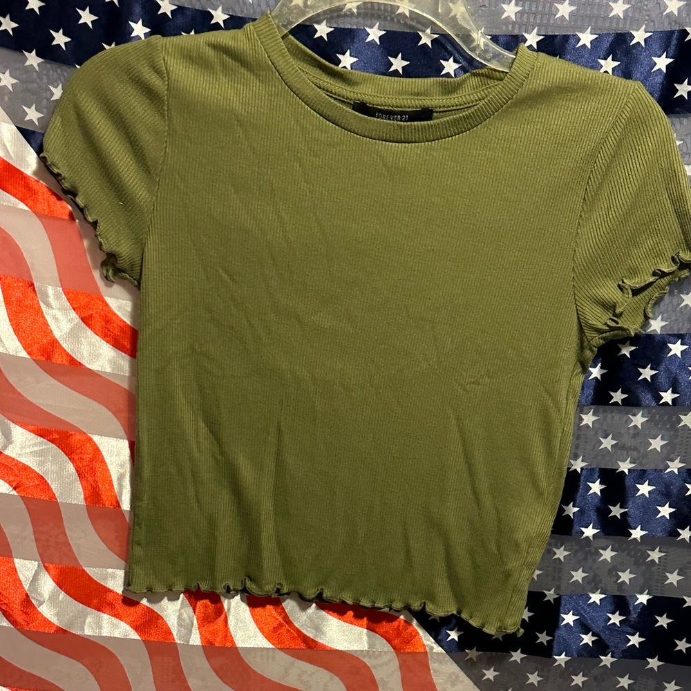 Forever 21 Crop Top. Size Small.